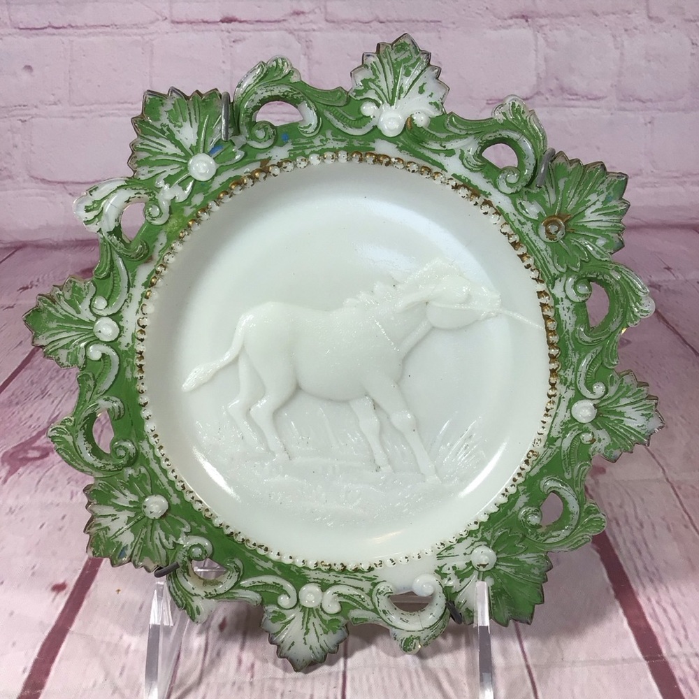 Vintage Westmoreland White Milk Glass Stubborn Mule Decorative Plate